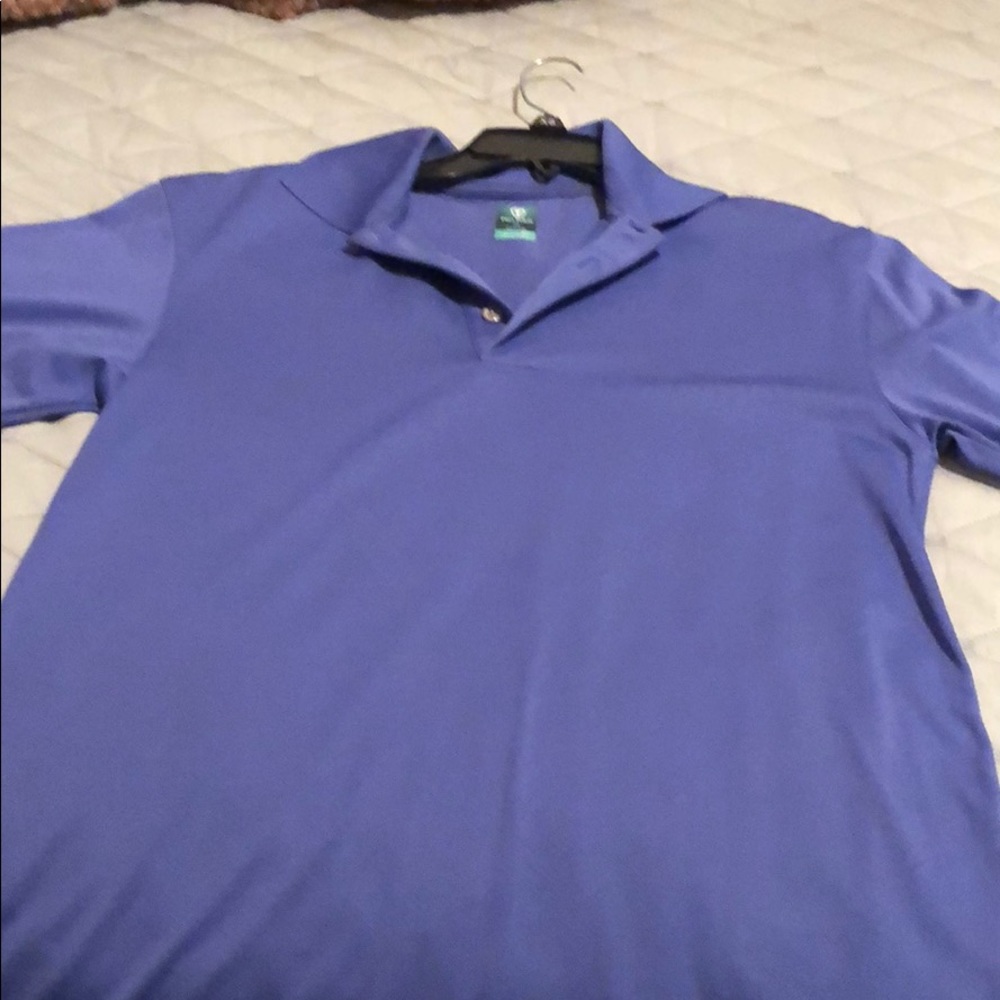 Athletic shirt